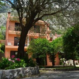 Orange Dream Apartment with Private Citrus Garden