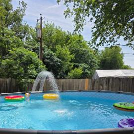Modern Home with Backyard pool plus Mini Golf!
