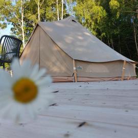 Glamping Tolvsbo Inn, hotel en Söderbärke