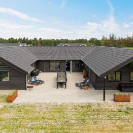 20 person holiday home in Nørre Nebel, hotel i Nørre Nebel