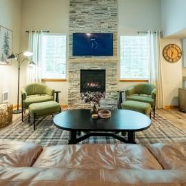 Ashford Chalet Luxury Cabin 10 min from Mt Rainier Hot Tub Sauna Fire Pit Playground, hotel Ashfordban