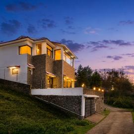StayVista at Belle Crest Ridge - Jacuzzi & Bonfire