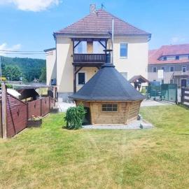 Ferienwohnung 2 am Hofladen Hellendorf, hotel v destinaci Bad Gottleuba
