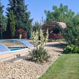 Ferienwohnung Bienwald mit Pool für 4 - 6 Personen mit 3 Schlafzimmern, hotel i Gröbitz
