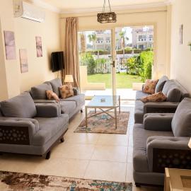 Luxury 3-Bedroom Seaside Villa Private Garden & Direct Pool Access Stella Heights Sidi Abdelrahman, hotel a El Alamein