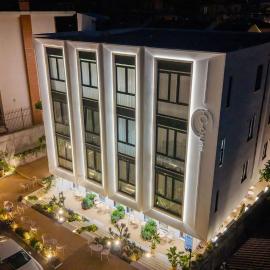Saturn ApartHotel Tirana, hotel u Tirani