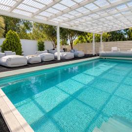 Liberty spa & suites - שלוש סוויטות ושתי ווילות מהממות עם בריכה פרטית, hotell i Manot