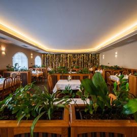 Hotel u Crlíků, hotel u gradu 'Tetčice'
