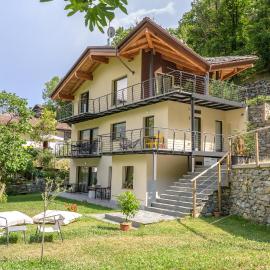 "Lomà" - Aosta Valley EcoResort, hotel a Champdepraz