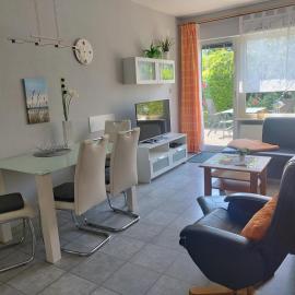 Fewo 7 mit sonniger Süd- Terrasse 3 Zimmer, hotel v destinaci Dahme