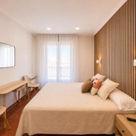 Hostal Bellas, hotel u gradu Avila