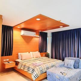 The Beach Bangsaen Condo 327-27, hotel in Ban Bang Saen (1)