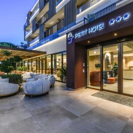 Petit Hotel