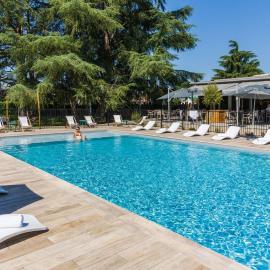 Novotel Pau Pyrénées、レスカーのホテル