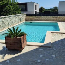 New Apartment Istra Mare private pool & parking, hotel i Ližnjan