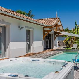 La villa Sirelis piscine et spa، فندق في غوجان-ميستراس