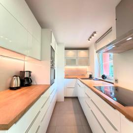 Central Townhouse with Parking, hotel in Ljubljana