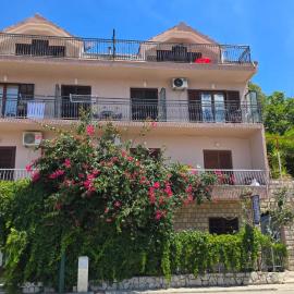 Lora Apartments, hotel a Gradac