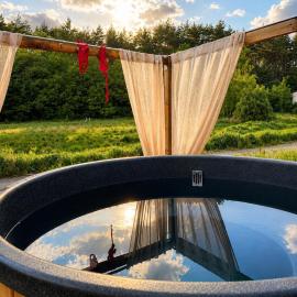 Nowoczesne Domki na Drzewie - Jacuzzi - Kołobrzeg - Sauna - PolanaGlamp, готель у місті Nieżyn