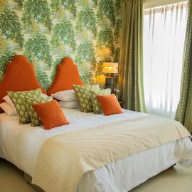 Large Penthouse Apartment at Townhouse Doneraile, hotel in Dún ar Aill