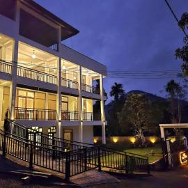 Ella, Nine Glow Resort