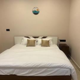 Heaven Crest - 127, Suites & Stays, Hotel in Mambakkam