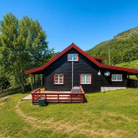 Skoro에 위치한 호텔 Charming Cabin Near Hallingskarvet Ski Center, Cozy and Inviting!
