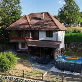 RiverZone Krivaja - Jacuzzi, Pool and Basketball, hotel em Donji Mujići