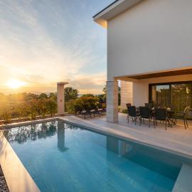 Villa Cremona 1 by El-pi Tours, hotel in Malinska