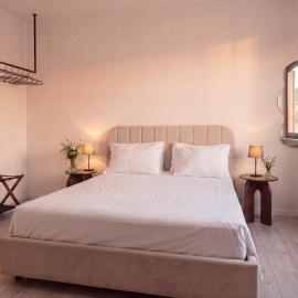 OverGarden Rooms, hotel v Dossobuonu