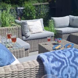 WYSPA MEW - apartament PREMIUM z prywatnym ogrodem, 150 m od plaży、ゴンスキのホテル
