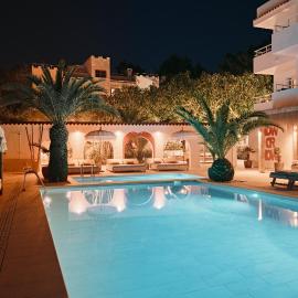 The Ibiza Oasis - Adults Only - Sunset Suites, hotel in San Antonio Bay