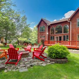 Split Rock Resort: Family Getaway w/ Fire Pit!