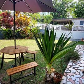 LaPetite Maison, Maison spacieuse & calme avec parking, proche plages Sainte-Rose, hotel in Sainte-Rose