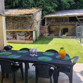 Maison familiale Charme de l'ancien et confort moderne, hotel in Moiremont