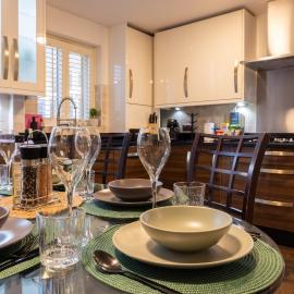 Spacious 4BR House with Parking I Excel I Canary Wharf I London City Airport
