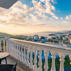 Cloud Nine Retreat, Ksamil