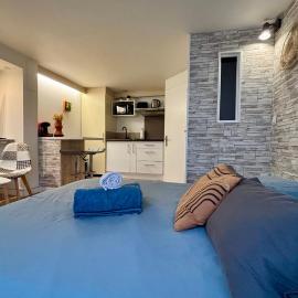 Etablissement Cloutiers comprenant plusieurs logements de type studio - Hyper Centre Brive