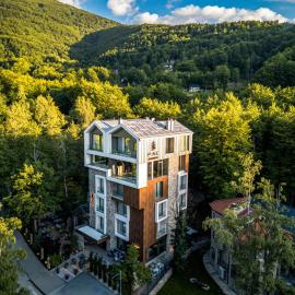 Brezovicë में, होटल Pine Hotel & Spa Brezovice