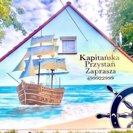 Kapitańska Przystań, hotell i Chłopy