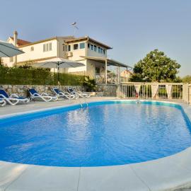 Four-Bedroom Holiday Home In Primosten