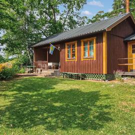 1 Bedroom Stunning Home In Gamleby
