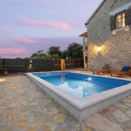 Beautiful Home In Bilice, hotel in Bilice