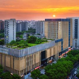 SSAW Boutique Hotel Hangzhou East Railway Station - Close to West Lake - Free East Railway Station shuttle service, хотел в Ханджоу