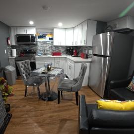 Cozy Private Two Bedroom Basement Apartment