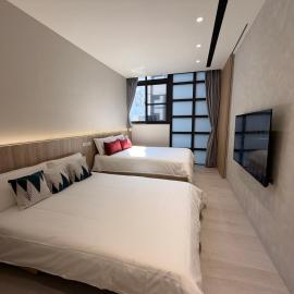 國華佈陣 國華街電梯浴缸民宿 Guohua Weave, hotel in Ch'ih-k'an-lou