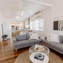 Pet-Friendly Home with Big Yard 300m to Dog Beach Walk to Restaurants