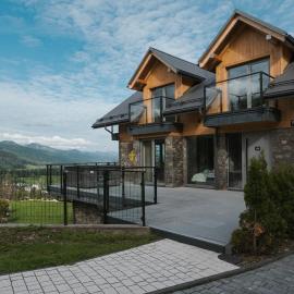Cyrhla Luxury 4 Bedroom Villa with Air Conditioning, Jacuzzi, Heated Summer Pool, & Salted Saunarium Access by BQQK, Hotel in Zakopane