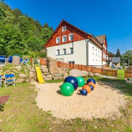 Apartmány pod Mariánskými schody, отель в городе Албрехтице в Йизерских горах