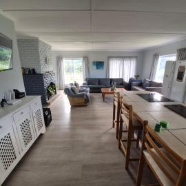 Silver’s Rest Beach House, hotel in Clareport